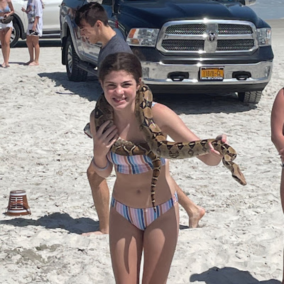 Meet your Posher, Danielle - Picture 1 of 1